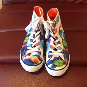 Like New! Hi-top Converse Sneaker